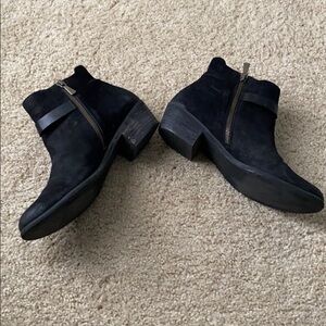 Black Leather bootie brass plum size 9.5